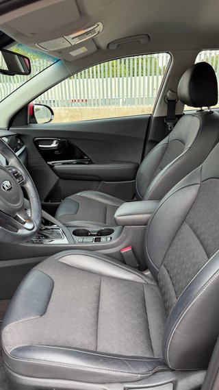 Kia Niro 1.6 GDi HEV 104kW (141CV) Drive