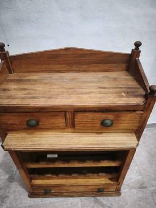 Mueble botellero de madera