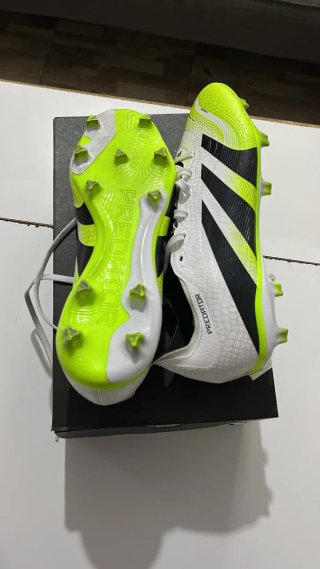 Botas de fútbol Adidas Predator League Talla 42.