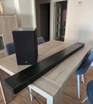 Barra de Sonido LG SL10YG Negra