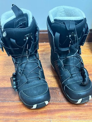 Pack Snowboard Burton + Botas y Casco
