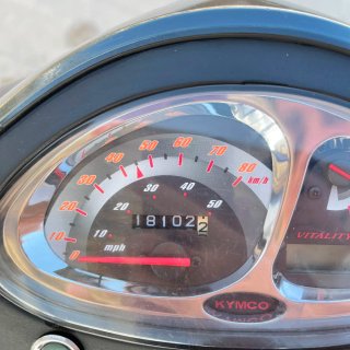 Moto Scooter Vitality 2T Negra y Naranja