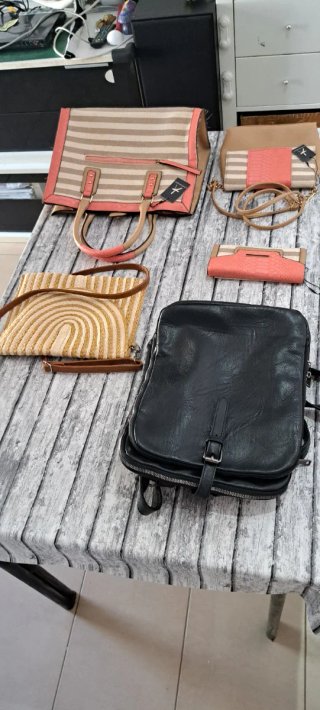 Pack 4 Bolsos Negro y Rosa y un monedero