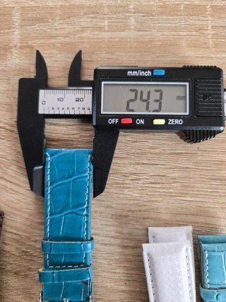 Lote 8 correas de reloj variadas