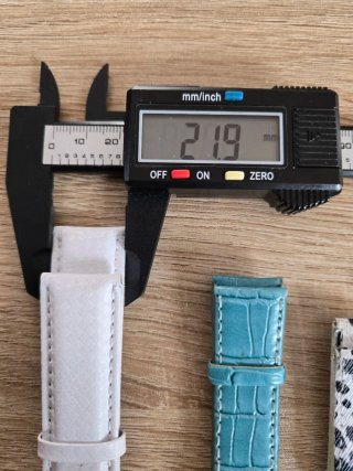 Lote 8 correas de reloj variadas