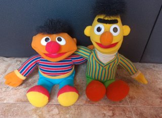 Muñecos Epi y Blas