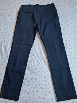 Pantalón pitillo azul marino