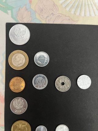Lote monedas asiáticas variadas