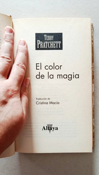 El color de la magia – Terry Pratchett (Edición Al