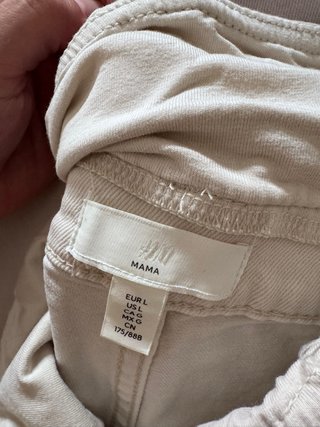 Ropa premamá: Pantalones y una falda
