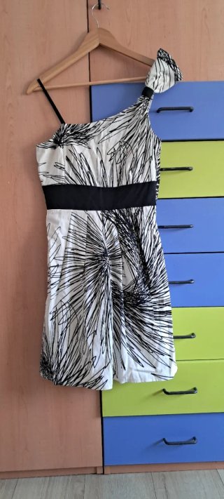Vestido estampado blanco y negro