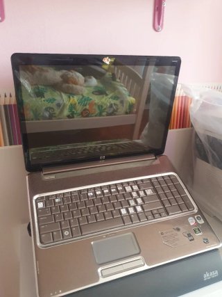 Ordenador portátil HP marrón