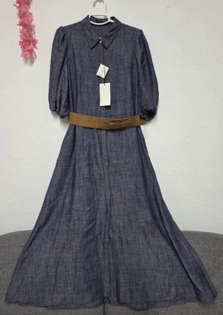 vestido midi con cinturón