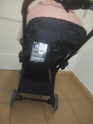 Carro de paseo rosa y negro