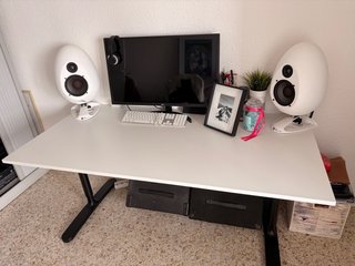 Escritorio Bekant IKEA Blanco y Negro