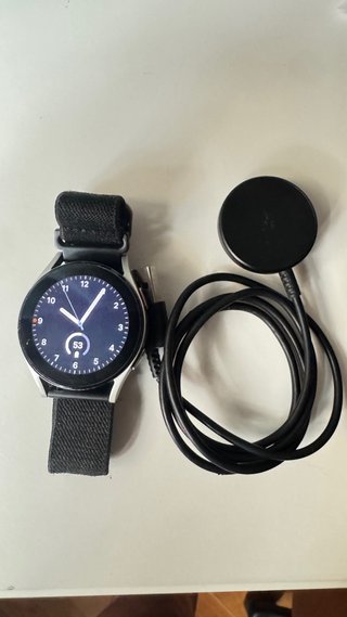 Samsung Galaxy Watch 4 + Cargador original.