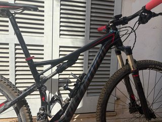 Bicicleta Montaña Specialized Negra/Roja