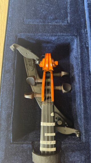 Violín E Kreutzer 4/4 con funda arco y hombrera