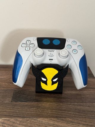 Soporte stand mando PS5 ps4 Xbox  Diseño Wolverine