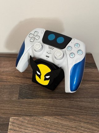 Soporte stand mando PS5 ps4 Xbox  Diseño Wolverine