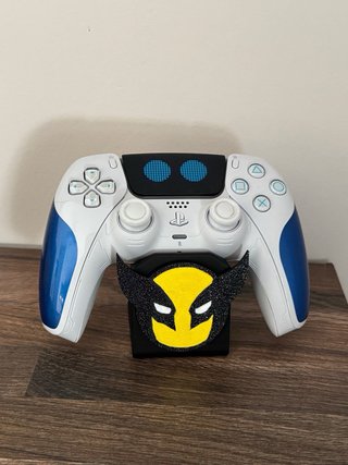 Soporte stand mando PS5 ps4 Xbox  Diseño Wolverine
