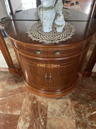 Mueble recibidor marquetería madera y cristal