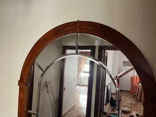 Mueble recibidor marquetería madera y cristal