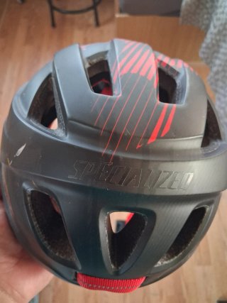 Casco bicicleta infantil negro/rojo specialized