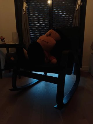 Mecedora Poäng Ikea con 2 cojines (negro y blanco)