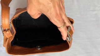 Bolso de piel suave marrón