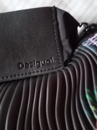 Bolso Desigual negro y rosa