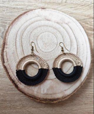 Pendientes ganchillo dorado y negro