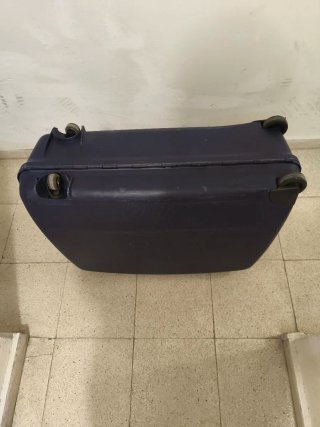 Maleta grande gris con ruedas