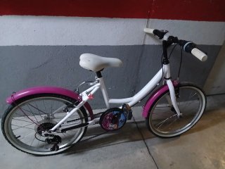 Bicicleta niña blanca y rosa