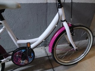 Bicicleta niña blanca y rosa