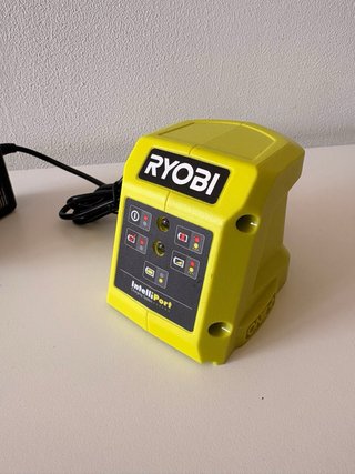 Cargador Ryobi ONE+