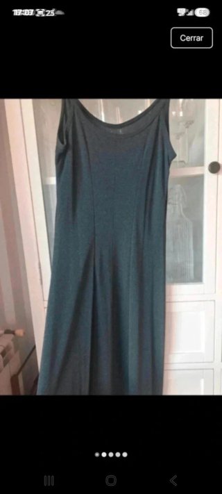 Vestido negro de tirantes largo