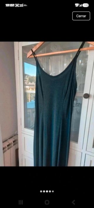 Vestido negro de tirantes largo