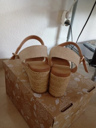 Sandalias cuña esparto beige