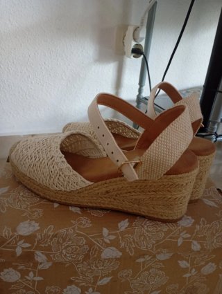 Sandalias cuña esparto beige