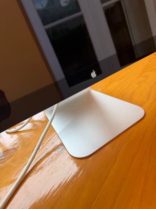 Apple LED Cinema Display 27 2560x1440