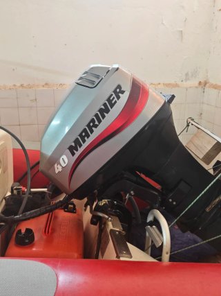 Valiant V450 Mariner 40 CV 2T y remolque