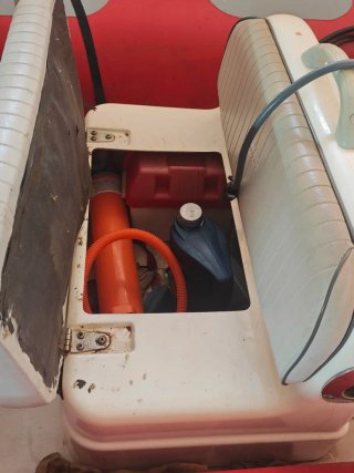 Valiant V450 Mariner 40 CV 2T y remolque