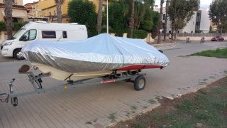 Valiant V450 Mariner 40 CV 2T y remolque