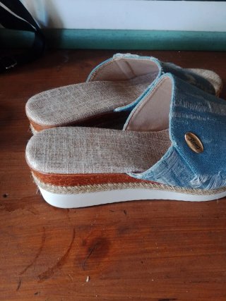 Sandalias cuña denim esparto y vaqueras...