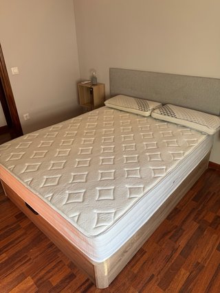 Colchón 1.50m + 2 Almohadas Viscolátex