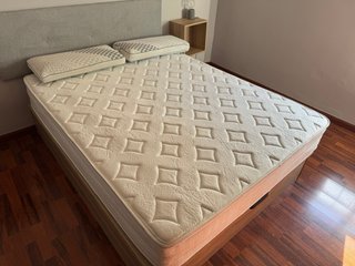 Colchón 1.50m + 2 Almohadas Viscolátex