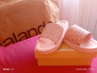 Chanclas Michael Kors Beige/Rosa