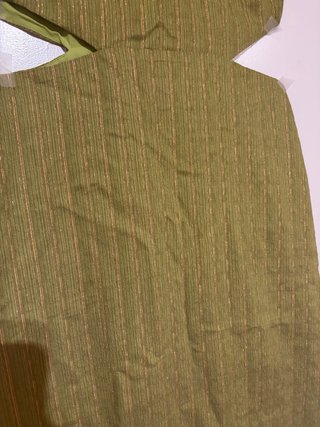 Vestido Largo Verde con Detalles Dorados