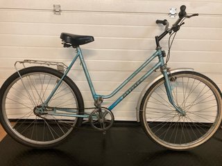 Bicicleta holandesa marca Clipper 26”.